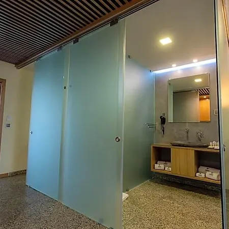 Lobos Village - Alojamento de Acomodação e Pequeno-almoço Seia