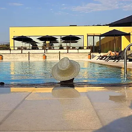 Alojamento de Acomodação e Pequeno-almoço Lobos Village - 4*