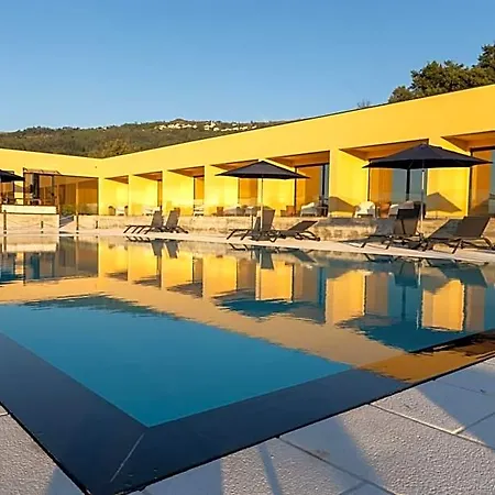 Alojamento de Acomodação e Pequeno-almoço Lobos Village - 4*
