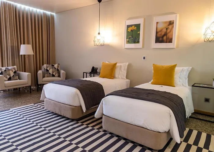 Lobos Village - Bed & Breakfast Seia