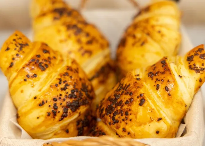 Lobos Village - Bed & Breakfast Seia